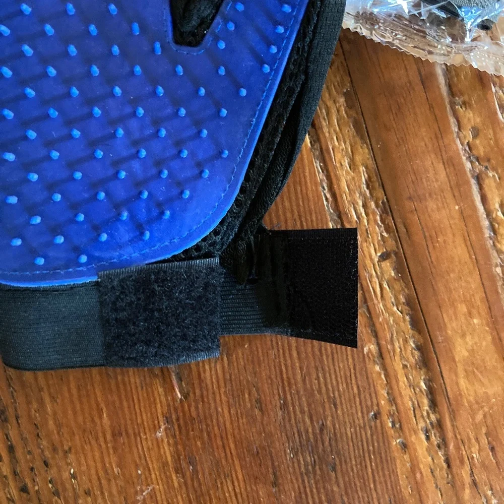 4 New Dog or Cat Grooming Gloves, Right Hand